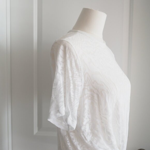Luluemon White Crescent Tee Veil Short Sleeve Sheer Swirl Pattern Size Small - Picture 7 of 13